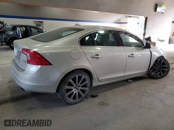 2017 Volvo S60 Inscription Platinum с VIN LYV402TM0HB130872, выставлен на аукционе Copart как лот 86848694 с пробегом 124 827 миль миль и Списание • Salvage title. История ставок и продаж доступна на DreamBid. Изображение 3.