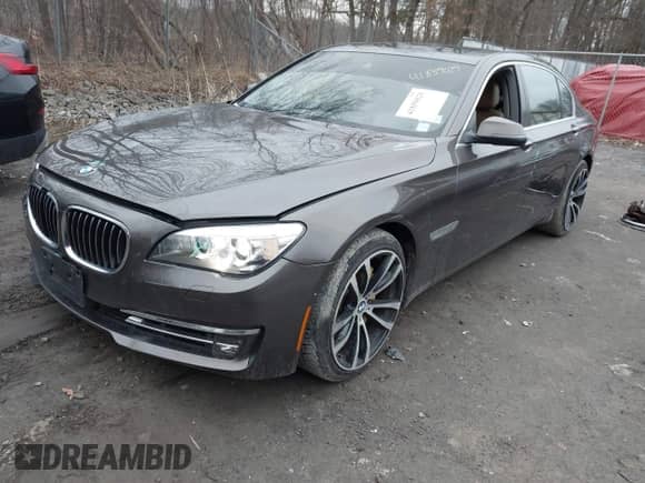 2014 BMW 7 Series ALPINA B7 xDrive with VIN WBAYF8C56ED653288, listed as a IAAI auction lot 41859029 with 145,355 mi miles and . Bid and sale history available at DreamBid. Image 17.