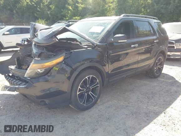 2013 Ford Explorer Sport z VIN 1FM5K8GT1DGB89300, wystawiony jako IAAI lot #43191627 z przebiegiem Nie podano mil oraz . Historia ofert i sprzedaży dostępna na DreamBid. Obrazek 2.