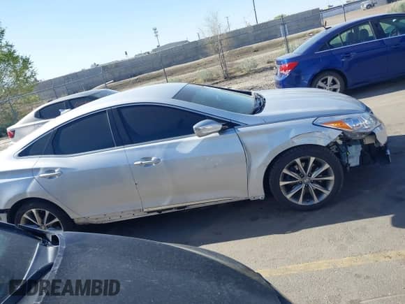2015 Hyundai Azera с VIN KMHFG4JG0FA453994, выставлен на аукционе IAAI как лот 42002922 с пробегом 102 094 миль миль и . История ставок и продаж доступна на DreamBid. Изображение 13.