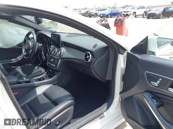 2017 Mercedes-Benz CLA 250 с VIN WDDSJ4EB7HN455004, выставлен на аукционе IAAI как лот 42312496 с пробегом 186 324 миль миль и . История ставок и продаж доступна на DreamBid. Изображение 5.