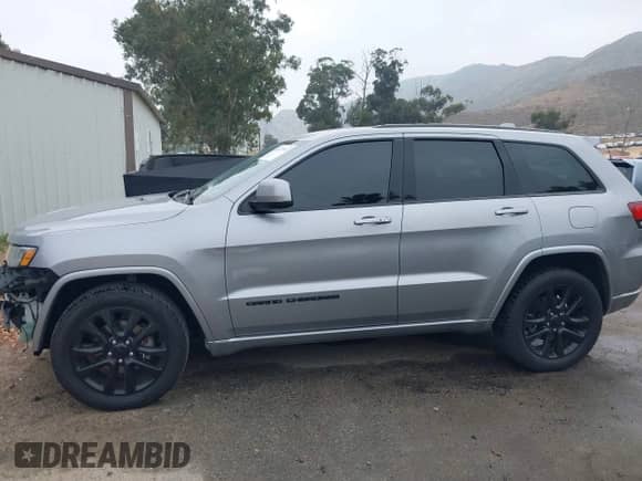 2017 Jeep Grand Cherokee Laredo с VIN 1C4RJEAG0HC702195, выставлен на аукционе IAAI как лот 42427597 с пробегом 104 403 миль миль и . История ставок и продаж доступна на DreamBid. Изображение 15.