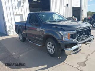 2018 Ford F-150 XL z VIN 1FTMF1CB4JKE30106, wystawiony jako IAAI lot #43250257 z przebiegiem 112 462 mil mil oraz . Historia ofert i sprzedaży dostępna na DreamBid. Obrazek 1.