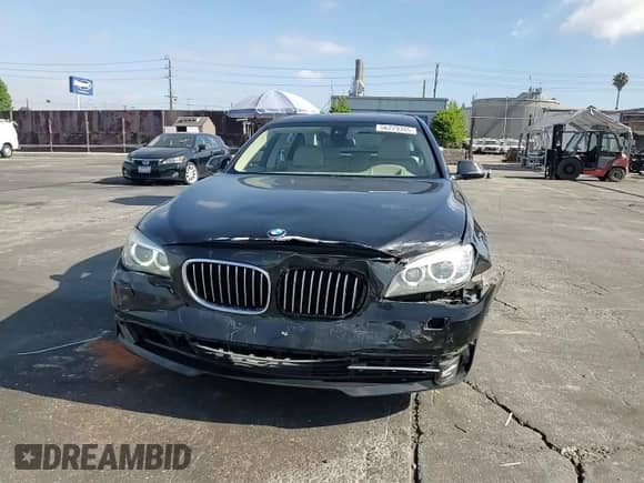 2013 BMW 7 Series 740Li xDrive с VIN WBAYF4C55DD127791, выставлен на аукционе Copart как лот 66229385 с пробегом 46 859 миль миль и Списание • Salvage title. История ставок и продаж доступна на DreamBid. Изображение 13.