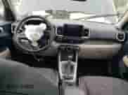 2021 Hyundai Venue SEL с VIN KMHRC8A3XMU127998, выставлен на аукционе Copart как лот 36006483 с пробегом 19 783 миль миль и . История ставок и продаж доступна на DreamBid. Изображение 8.