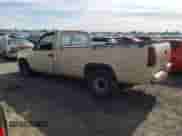 1990 Chevrolet Silverado 2500 с VIN 1GCFC24H7LZ259128, выставлен на аукционе Copart как лот 51210234 с пробегом 224 396 миль миль и Списание • Salvage title. История ставок и продаж доступна на DreamBid. Изображение 2.