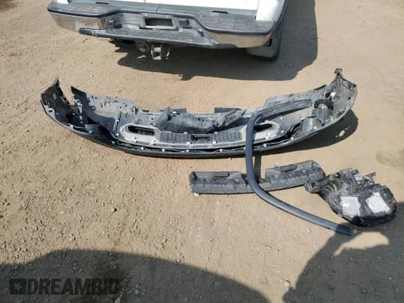 2017 Jeep Grand Cherokee Trailhawk z VIN 1C4RJFLG0HC807936, wystawiony jako Copart lot #71960485 z przebiegiem 143 040 mil mil oraz Szkoda całkowita • Salvage title. Historia ofert i sprzedaży dostępna na DreamBid. Obrazek 13.