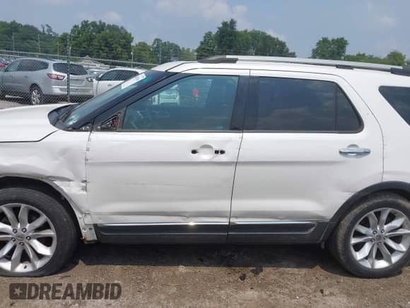 2011 Ford Explorer Limited с VIN 1FMHK8F85BGA82578, выставлен на аукционе IAAI как лот 42888346 с пробегом 218 074 миль миль и . История ставок и продаж доступна на DreamBid. Изображение 15.