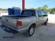2002 Chevrolet S-10 LS с VIN 1GCDT13W52K116400, выставлен на аукционе IAAI как лот 41954055 с пробегом 176 972 миль миль и . История ставок и продаж доступна на DreamBid. Изображение 4.
