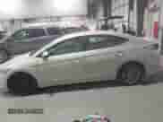 2017 Hyundai Elantra SE z VIN KMHD84LF3HU396099, wystawiony jako IAAI lot #41271998 z przebiegiem 81 633 mil mil oraz . Historia ofert i sprzedaży dostępna na DreamBid. Obrazek 15.