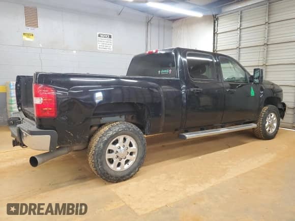 2011 Chevrolet Silverado 2500HD LTZ z VIN 1GC1KYC85BF193888, wystawiony jako Copart lot #82111525 z przebiegiem 314 673 mil mil oraz Szkoda całkowita • Salvage title. Historia ofert i sprzedaży dostępna na DreamBid. Obrazek 3.