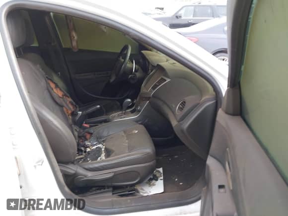 2014 Chevrolet Cruze 2LT with VIN 1G1PE5SB5E7364675, listed as a IAAI auction lot 43183873 with 140,889 mi miles and . Bid and sale history available at DreamBid. Image 5.