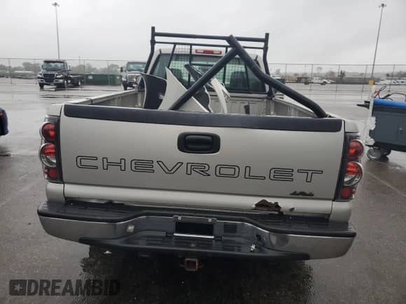 2006 Chevrolet Silverado 1500 Work Truck with VIN 3GCEC14X56G258061, listed as a Copart auction lot 85169925 with 175,600 mi miles and Salvage title. Bid and sale history available at DreamBid. Image 6.