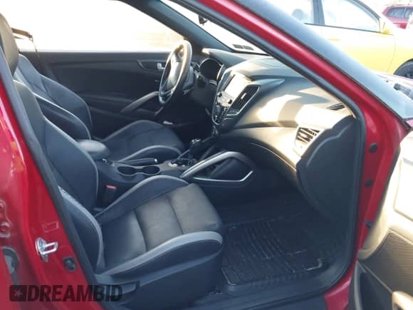 2016 Hyundai Veloster Turbo с VIN KMHTC6AE3GU267035, выставлен на аукционе IAAI как лот 43475203 с пробегом 67 306 миль миль и . История ставок и продаж доступна на DreamBid. Изображение 5.