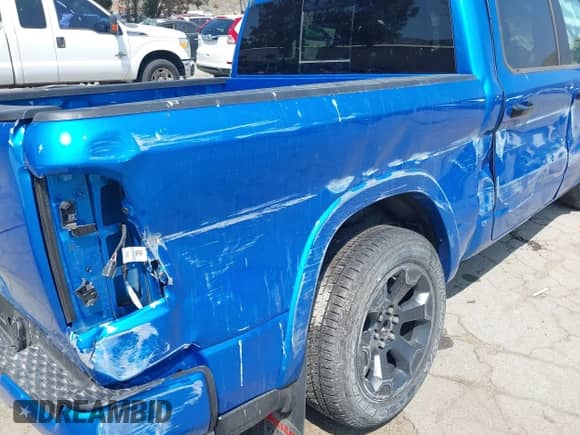 2025 Ram 1500 Big Horn с VIN 1C6RREFP0SN647137, выставлен на аукционе IAAI как лот 42179912 с пробегом 738 миль миль и . История ставок и продаж доступна на DreamBid. Изображение 18.