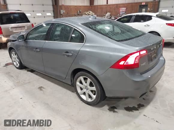2016 Volvo S60 T5 Premier с VIN YV1612TK0G2410743, выставлен на аукционе IAAI как лот 41717318 с пробегом 87 087 миль миль и . История ставок и продаж доступна на DreamBid. Изображение 3.