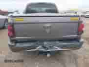 2005 Dodge Dakota SLT z VIN 1D7HE48N05S293699, wystawiony jako IAAI lot #41541498 z przebiegiem 166 159 mil mil oraz . Historia ofert i sprzedaży dostępna na DreamBid. Obrazek 6.