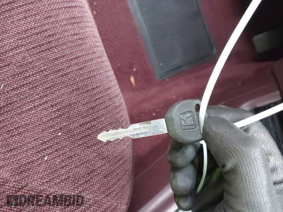 1993 Honda Accord LX z VIN JHMCB7650PC050732, wystawiony jako IAAI lot #42269319 z przebiegiem 77 651 mil mil oraz . Historia ofert i sprzedaży dostępna na DreamBid. Obrazek 11.