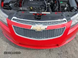 2014 Chevrolet Cruze 1LT z VIN 1G1PC5SB9E7445765, wystawiony jako IAAI lot #43298770 z przebiegiem 131 052 mil mil oraz . Historia ofert i sprzedaży dostępna na DreamBid. Obrazek 6.