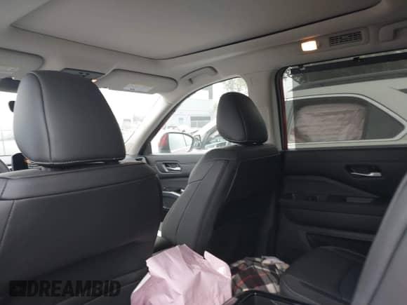 2025 Nissan Pathfinder SL z VIN 5N1DR3CB3SC217741, wystawiony jako IAAI lot #42528565 z przebiegiem 262 mil mil oraz . Historia ofert i sprzedaży dostępna na DreamBid. Obrazek 22.