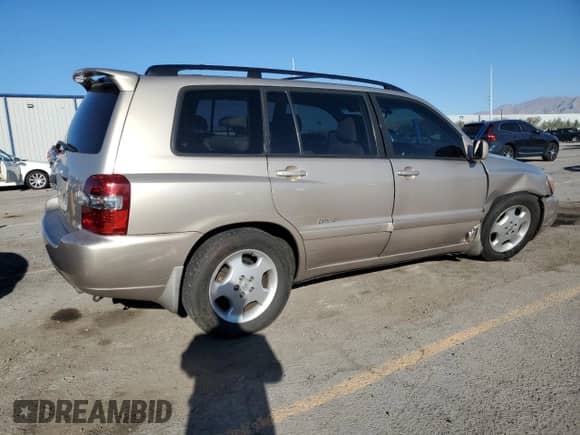 2006 Toyota Highlander w/3rd Row with VIN JTEEP21A760172213, listed as a Copart auction lot 85137095 with 150,554 mi miles and Salvage title. Bid and sale history available at DreamBid. Image 3.