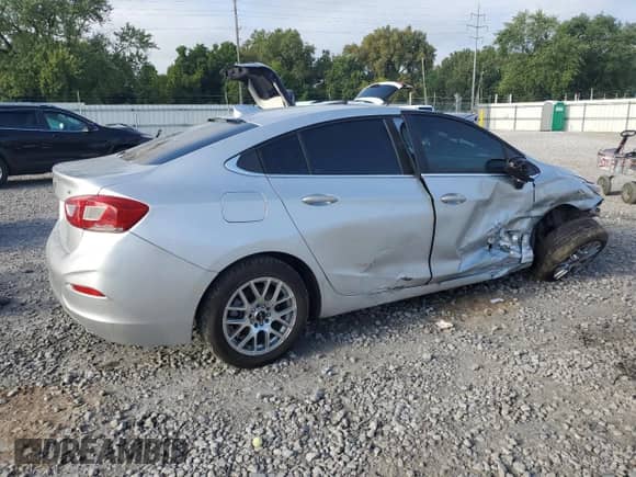 2017 Chevrolet Cruze LT with VIN 1G1BE5SM4H7181106, listed as a Copart auction lot 68377875 with Not provided miles and Salvage title. Bid and sale history available at DreamBid. Image 3.