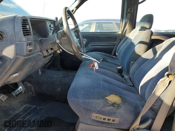 1996 Chevrolet Silverado 3500 z VIN 1GCGC33R1TF001516, wystawiony jako Copart lot #42271185 z przebiegiem 221 990 mil mil oraz Czysty tytuł • Clean title. Historia ofert i sprzedaży dostępna na DreamBid. Obrazek 7.