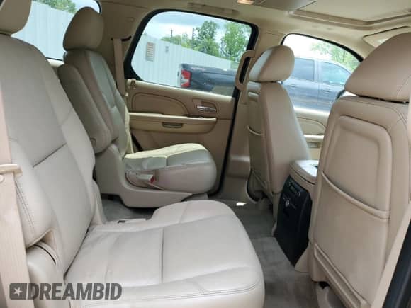 2012 Cadillac Escalade Luxury с VIN 1GYS4BEF6CR121227, выставлен на аукционе Copart как лот 61399545 с пробегом 121 638 миль миль и Списание • Salvage title. История ставок и продаж доступна на DreamBid. Изображение 11.