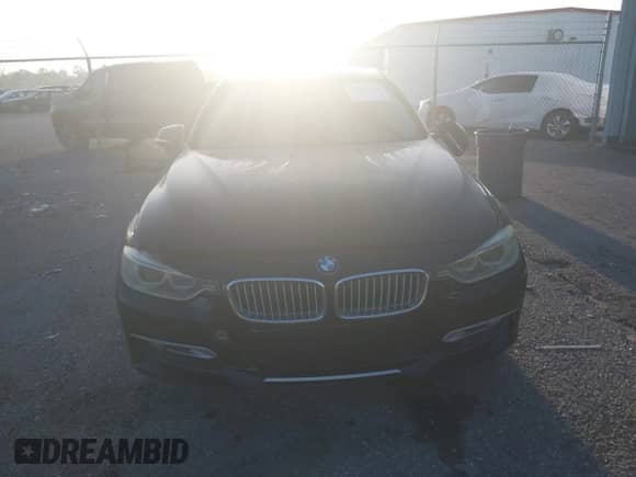 2012 BMW 3 Series 328i с VIN WBA3A5C55CF256230, выставлен на аукционе IAAI как лот 42847878 с пробегом Не указан миль и . История ставок и продаж доступна на DreamBid. Изображение 6.