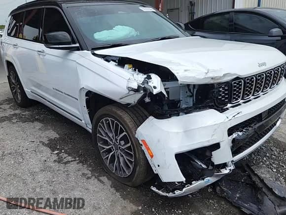 2024 Jeep Grand Cherokee Summit with VIN 1C4RJKET9R8536933, listed as a Copart auction lot 62397845 with 4,175 mi miles and Salvage title. Bid and sale history available at DreamBid. Image 14.