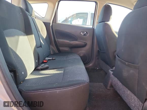 2015 Nissan Note SV z VIN 3N1CE2CPXFL353105, wystawiony jako Copart lot #85847345 z przebiegiem 95 386 mil mil oraz Szkoda całkowita • Salvage title. Historia ofert i sprzedaży dostępna na DreamBid. Obrazek 10.