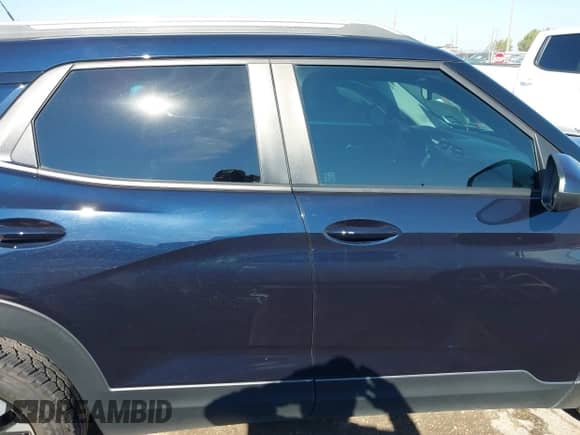 2021 Chevrolet TrailBlazer LT with VIN KL79MPSLXMB090647, listed as a IAAI auction lot 43103381 with 32,367 mi miles and . Bid and sale history available at DreamBid. Image 13.