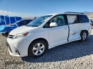2018 Toyota Sienna LE with VIN 5TDKZ3DC9JS929445, listed as a Copart auction lot 81083715 with 126,226 mi miles and Salvage title. Bid and sale history available at DreamBid. Image 1.