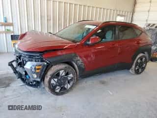 2024 Hyundai Kona SEL с VIN KM8HB3ABXRU082688, выставлен на аукционе Copart как лот 80265784 с пробегом 13 391 миль миль и Списание • Salvage title. История ставок и продаж доступна на DreamBid. Изображение 1.