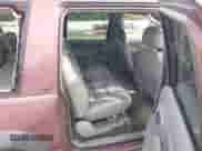 1996 Chevrolet Suburban с VIN 1GNFK16R8TJ380999, выставлен на аукционе IAAI как лот 43283479 с пробегом Не указан миль и . История ставок и продаж доступна на DreamBid. Изображение 8.