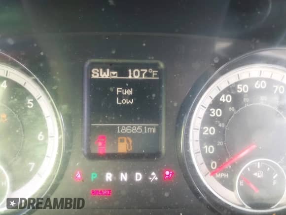 2017 Ram 1500 Express z VIN 1C6RR6KT2HS867222, wystawiony jako IAAI lot #42889832 z przebiegiem 186 851 mil mil oraz . Historia ofert i sprzedaży dostępna na DreamBid. Obrazek 7.