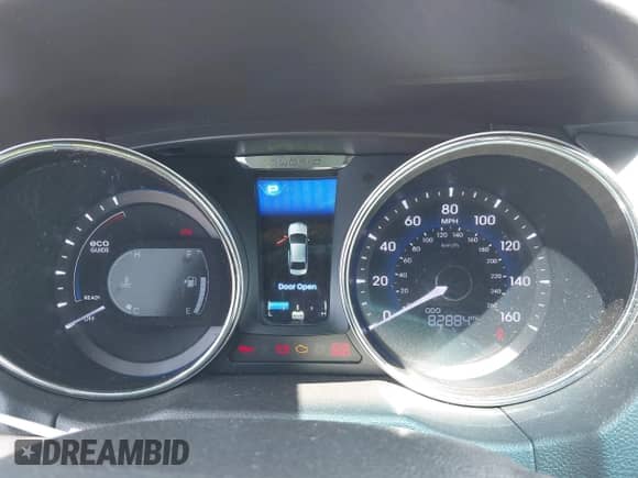 2015 Hyundai Sonata z VIN KMHEC4A4XFA128590, wystawiony jako IAAI lot #42598445 z przebiegiem 82 884 mil mil oraz . Historia ofert i sprzedaży dostępna na DreamBid. Obrazek 7.