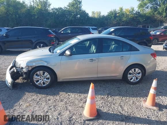 2014 Chevrolet Cruze LS с VIN 1G1PA5SH9E7429530, выставлен на аукционе IAAI как лот 43163104 с пробегом 83 618 миль миль и . История ставок и продаж доступна на DreamBid. Изображение 14.