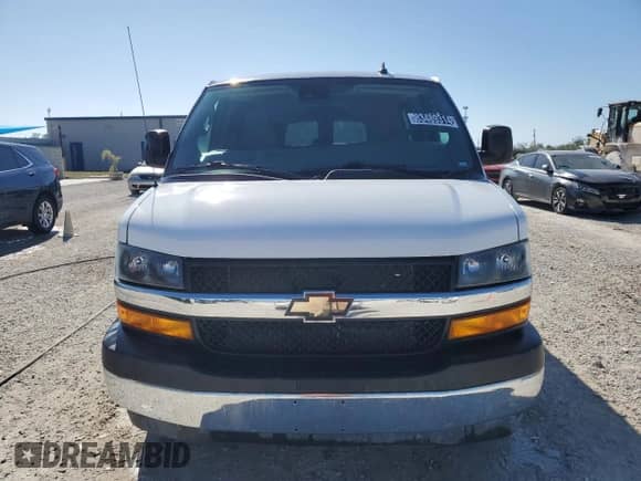 2020 Chevrolet Express Passenger LT with VIN 1GAZGPFG0L1151203, listed as a Copart auction lot 83489314 with 82,006 mi miles and Clean title. Bid and sale history available at DreamBid. Image 5.
