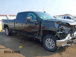 2023 Chevrolet Silverado 2500HD LT z VIN 1GC1YNEY0PF153980, wystawiony jako IAAI lot #43156769 z przebiegiem 122 280 mil mil oraz . Historia ofert i sprzedaży dostępna na DreamBid. Obrazek 1.