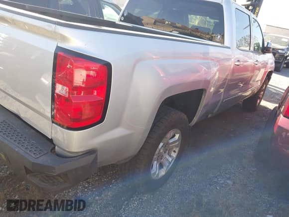 2018 Chevrolet Silverado 1500 LT с VIN 3GCUKREC0JG414119, выставлен на аукционе IAAI как лот 43461235 с пробегом 152 456 миль миль и . История ставок и продаж доступна на DreamBid. Изображение 4.