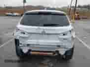 2023 Mitsubishi Outlander ES z VIN JA4ARUAU9PU014995, wystawiony jako IAAI lot #41550250 z przebiegiem 34 388 mil mil oraz . Historia ofert i sprzedaży dostępna na DreamBid. Obrazek 17.