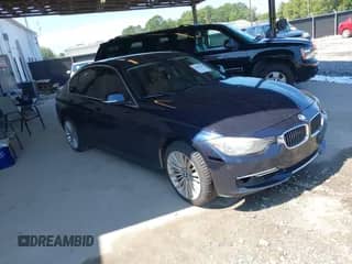 2012 BMW 3 Series 328i с VIN WBA3A5G53CNP15741, выставлен на аукционе IAAI как лот 42854980 с пробегом 172 092 миль миль и . История ставок и продаж доступна на DreamBid. Изображение 1.