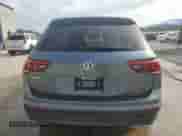 2019 Volkswagen Tiguan S с VIN 3VV0B7AX1KM019768, выставлен на аукционе Copart как лот 71873825 с пробегом 67 283 миль миль и Списание • Salvage title. История ставок и продаж доступна на DreamBid. Изображение 6.