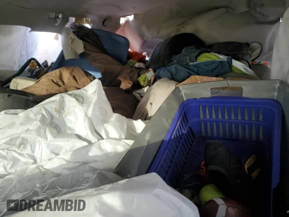 2013 Toyota Sienna L z VIN 5TDZK3DC3DS312727, wystawiony jako Copart lot #48365455 z przebiegiem Nie podano mil oraz Nie do naprawy • Non repairable. Historia ofert i sprzedaży dostępna na DreamBid. Obrazek 8.