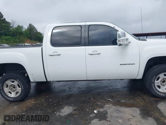 2010 GMC Sierra 1500 SLT with VIN 3GTRKWE37AG184132, listed as a IAAI auction lot 42106936 with 243,711 mi miles and . Bid and sale history available at DreamBid. Image 13.