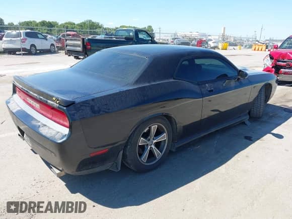 2009 Dodge Challenger R/T z VIN 2B3LJ54T09H558338, wystawiony jako IAAI lot #43076962 z przebiegiem 165 430 mil mil oraz . Historia ofert i sprzedaży dostępna na DreamBid. Obrazek 4.