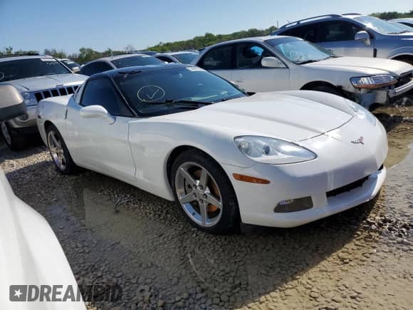 2005 Chevrolet Corvette with VIN 1G1YY24U055132229, listed as a Copart auction lot 54847944 with 61,900 mi miles and Salvage title. Bid and sale history available at DreamBid. Image 4.