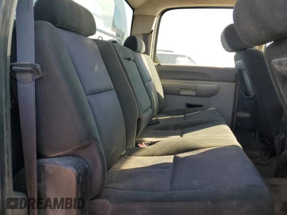 2011 Chevrolet Silverado 3500 z VIN 1GB4KZCG4BF213269, wystawiony jako Copart lot #81902364 z przebiegiem 248 408 mil mil oraz Szkoda całkowita • Salvage title. Historia ofert i sprzedaży dostępna na DreamBid. Obrazek 10.