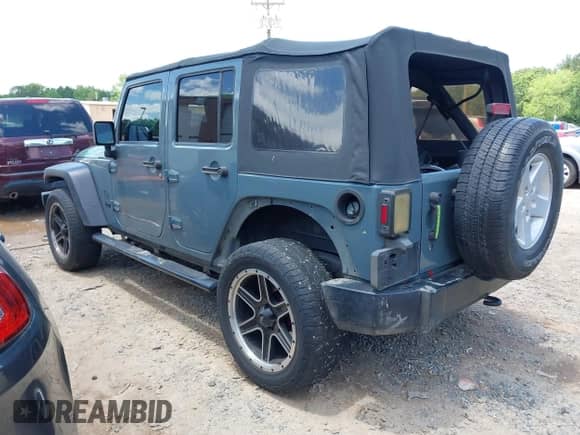 2008 Jeep Wrangler Unlimited X с VIN 1J4GB39178L625537, выставлен на аукционе IAAI как лот 42302408 с пробегом 266 791 миль миль и . История ставок и продаж доступна на DreamBid. Изображение 3.